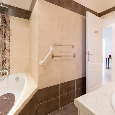 Robert Soleau Bright Design Flat Center Of Antibes