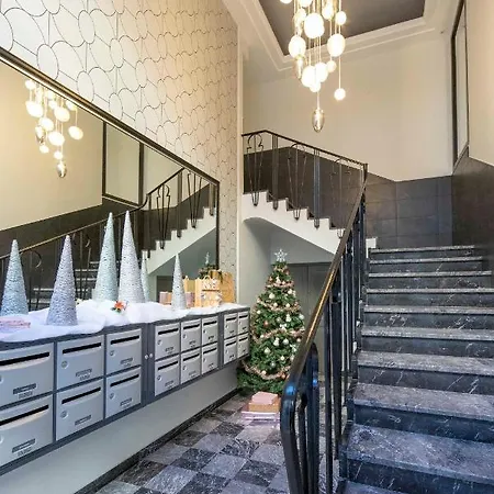 Robert Soleau Bright Design Flat Center Of Lejlighed Antibes