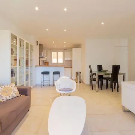 Robert Soleau Bright Design Flat Center Of Antibes