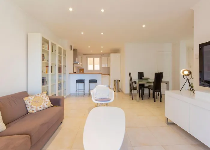 Robert Soleau Bright Design Flat Center Of Antibes