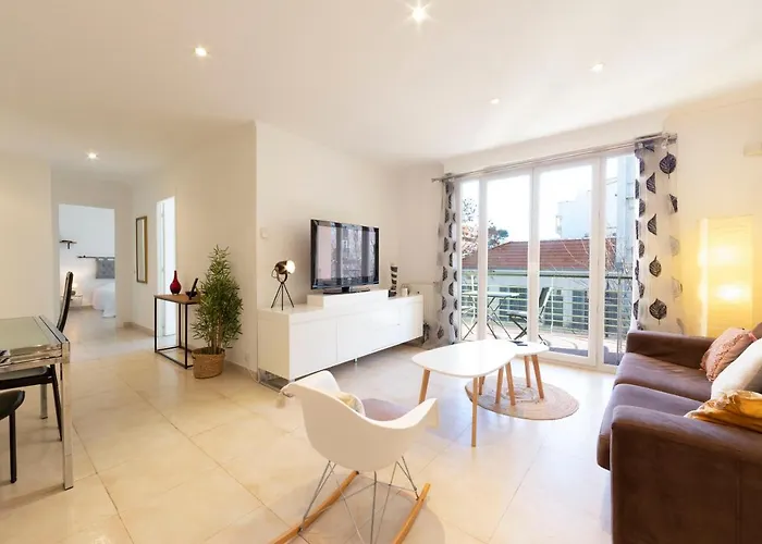 Robert Soleau Bright Design Flat Center Of شقة أنتيب